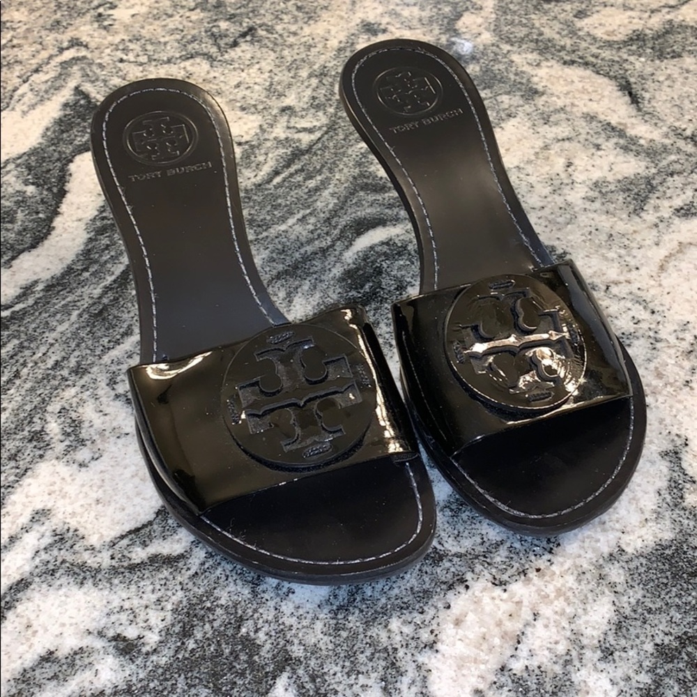 Tory Burch Black Patent heeled Sandals size 7 1/2